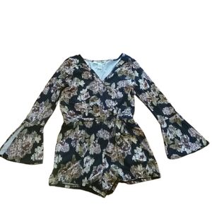 MIMI CHICA ROMPER BELL SLEEVES  JUMPSUIT